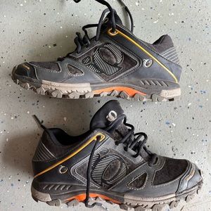 pearl Izumi mountain bike shoe